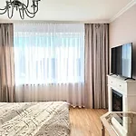 Apartment White & Garden