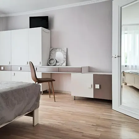 아파트 White & Garden