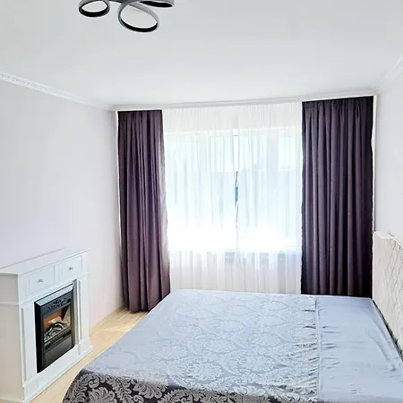 White & Garden Apartment *