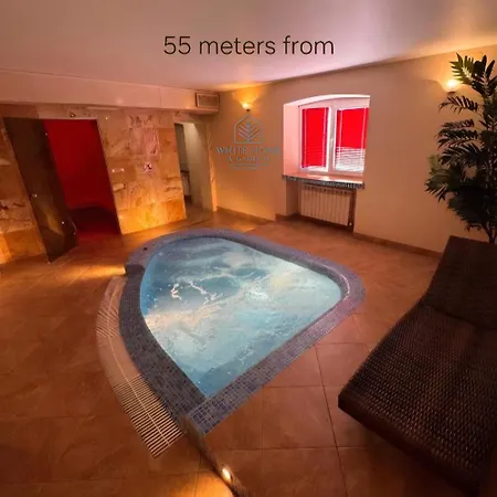 White & Garden Butas *