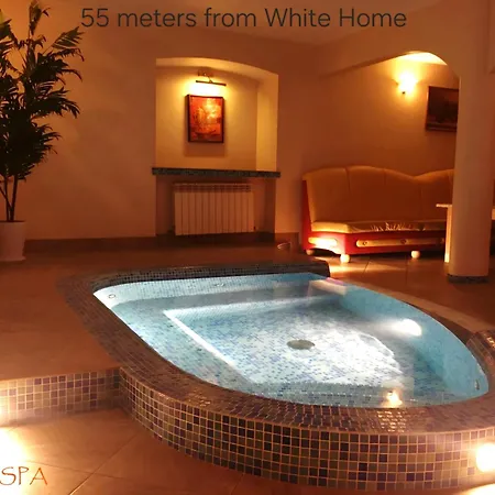 White & Garden شقة *